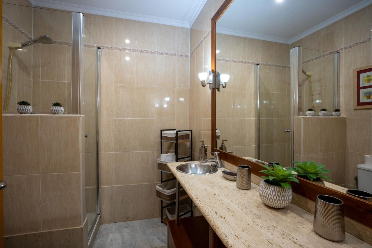 Reina Aixa- Apartamento Centro Granada Esterno foto